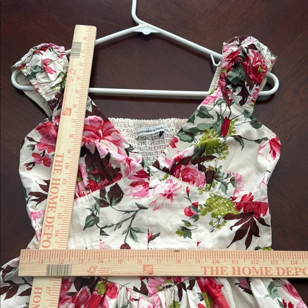 Abercrombie & Fitch Cream and Pink farm milkmaid cottagecore Pleated Maxi Dress